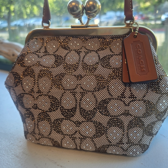 Coach Kisslock Frame Bag 16 In Crystal Signature Jacquard-NWOT - Picture 2 of 14